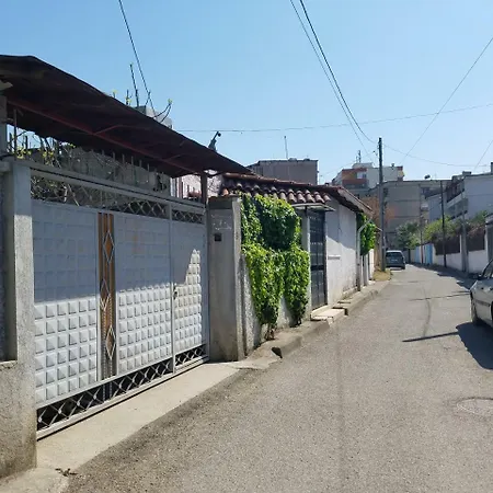 Angie's Shared Tam Kwatera prywatna Tirana