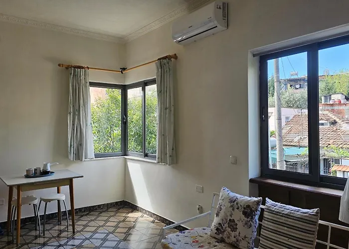 Angie's Shared Tam * Τίρανα