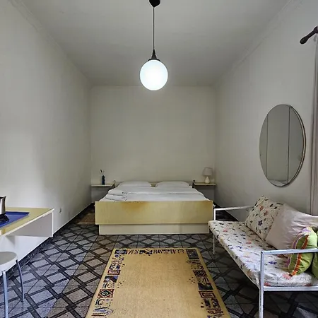 홈스테이 Angie's Shared Tam 티라나