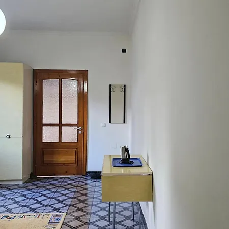 Angie's Shared Tam * 티라나