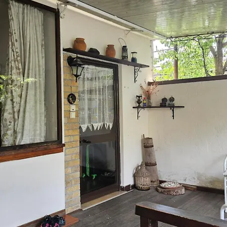 홈스테이 Angie's Shared Tam 티라나