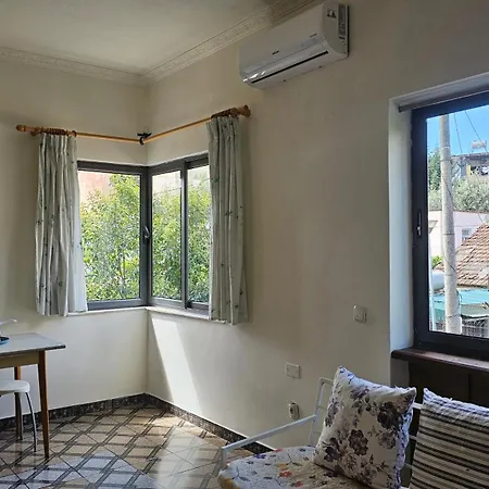 Angie's Shared Tam * 티라나