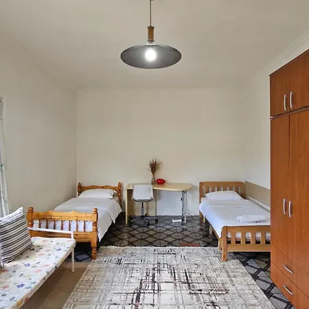 Pansiyon Angie's Shared Tam