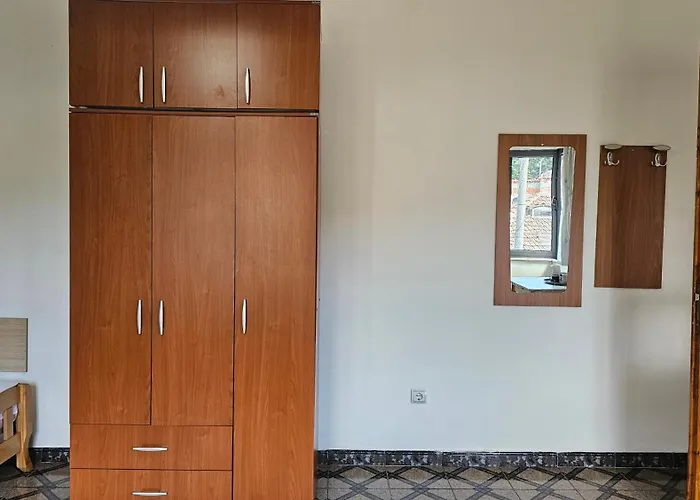 Angie's Shared Tam Privatunterkunft Tirana