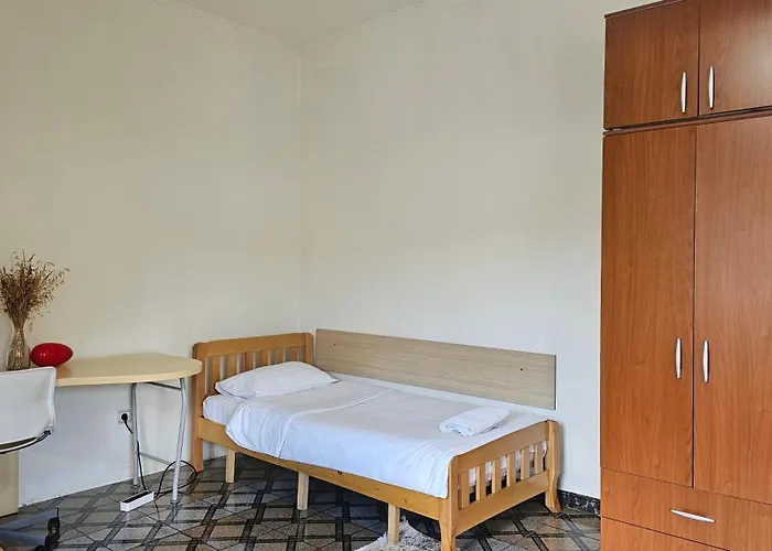 Angie's Shared Tam Privatunterkunft Tirana